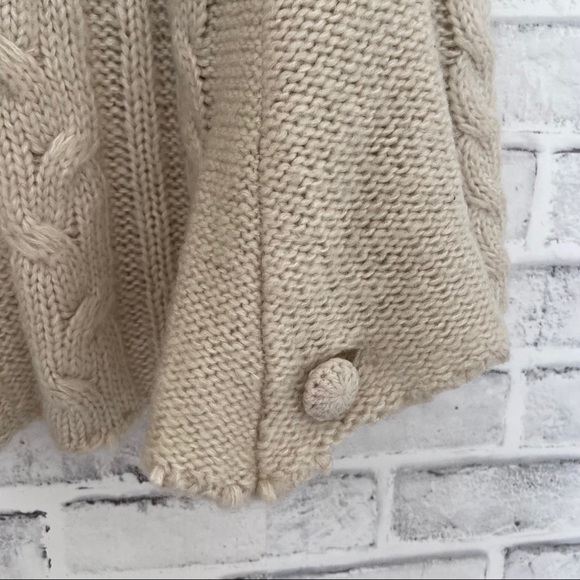 Max Short Cape with detail buttons, Tan size Small - Picture 4 of 7